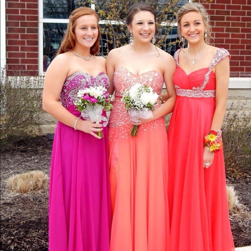 • Dave and Johnny • Prom Dress - Picture 2 of 5